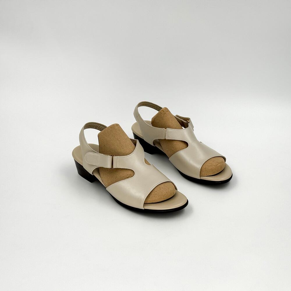 SAS Pearlized Ivory Leather Sandals Womens 10WW Made USA NIB